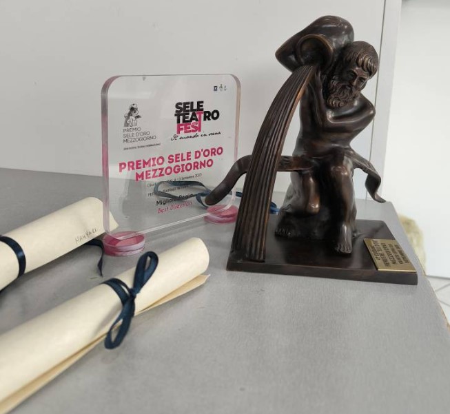 سه جایزه اصلی جشنواره تئاتر سله ایتالیا برای نمایش «دِلاو» به کارگردانی جعفر مهیاری